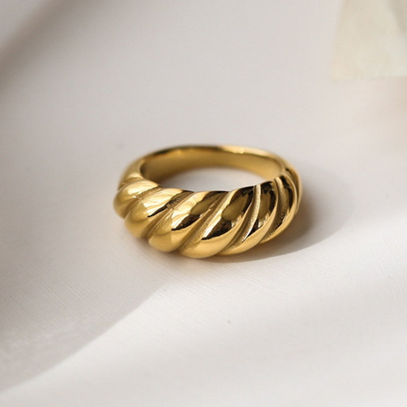 Never full Ring