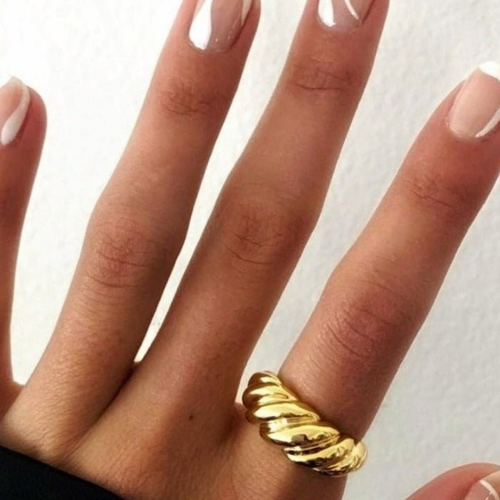 Never full Ring